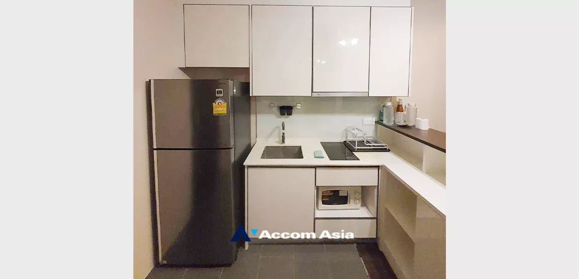 unit 1 Bedroom  Condominium For Sale in Sukhumvit, Bangkok  near BTS Ekkamai (AA33413)