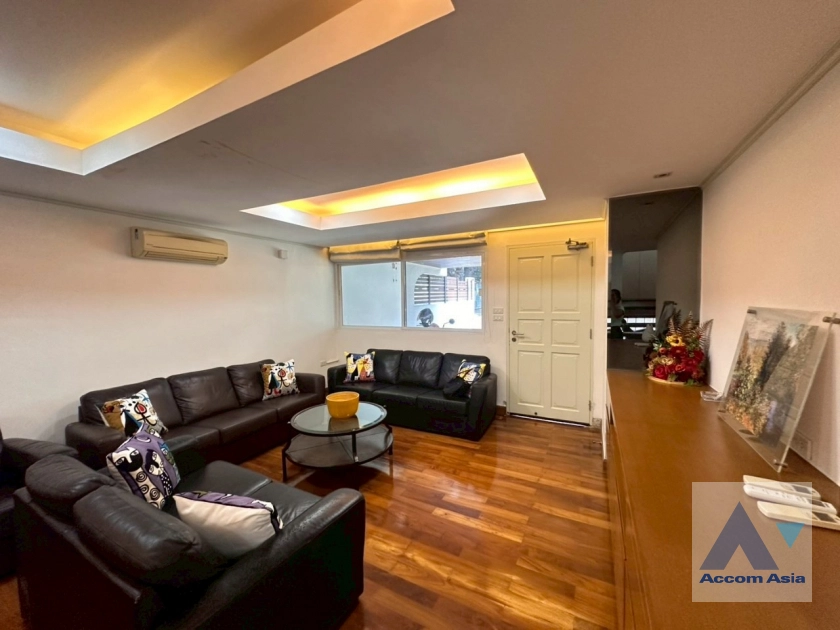  1  3 br House for rent and sale in Sukhumvit ,Bangkok BTS Phrom Phong AA33415