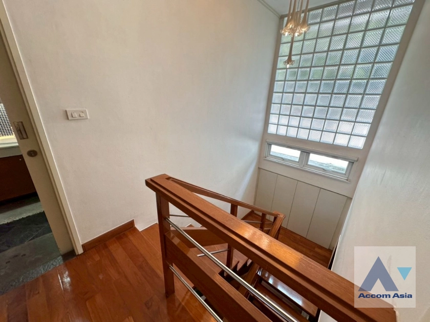 13  3 br House for rent and sale in Sukhumvit ,Bangkok BTS Phrom Phong AA33415