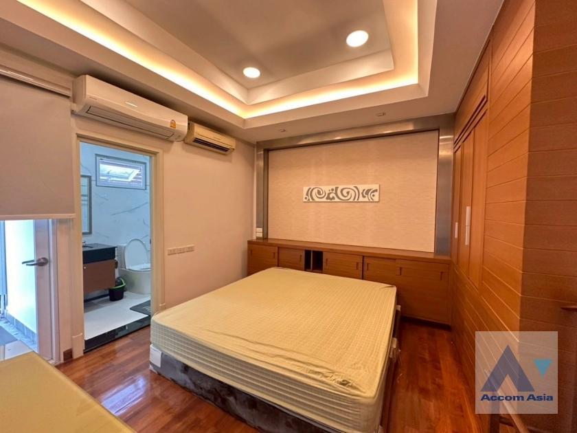 23  3 br House for rent and sale in Sukhumvit ,Bangkok BTS Phrom Phong AA33415