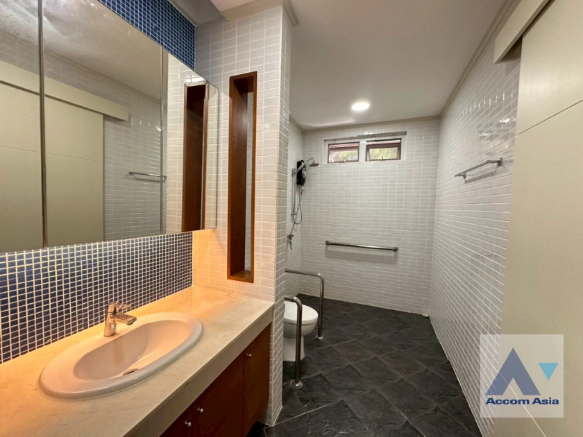 29  3 br House for rent and sale in Sukhumvit ,Bangkok BTS Phrom Phong AA33415