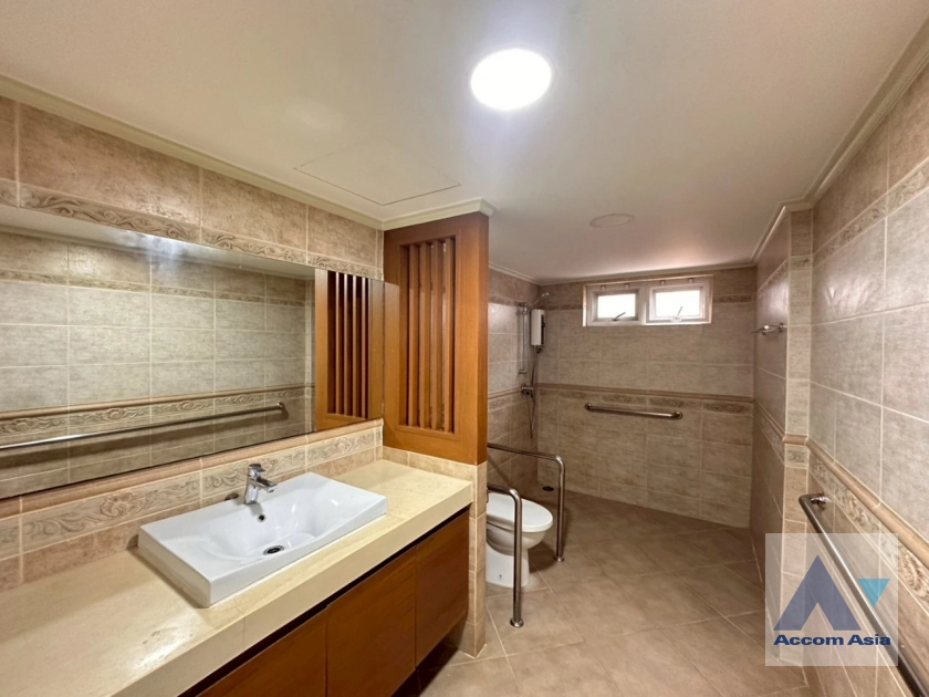 28  3 br House for rent and sale in Sukhumvit ,Bangkok BTS Phrom Phong AA33415