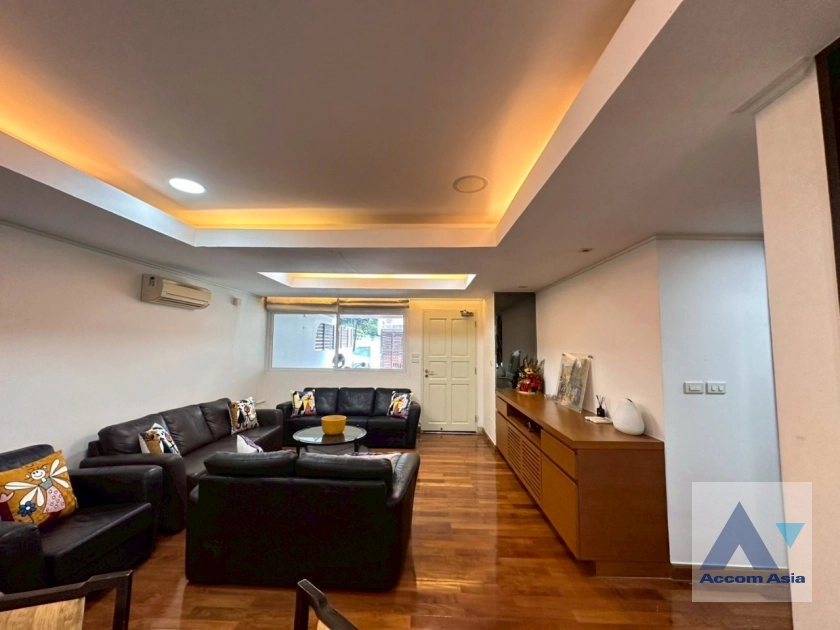 5  3 br House for rent and sale in Sukhumvit ,Bangkok BTS Phrom Phong AA33415