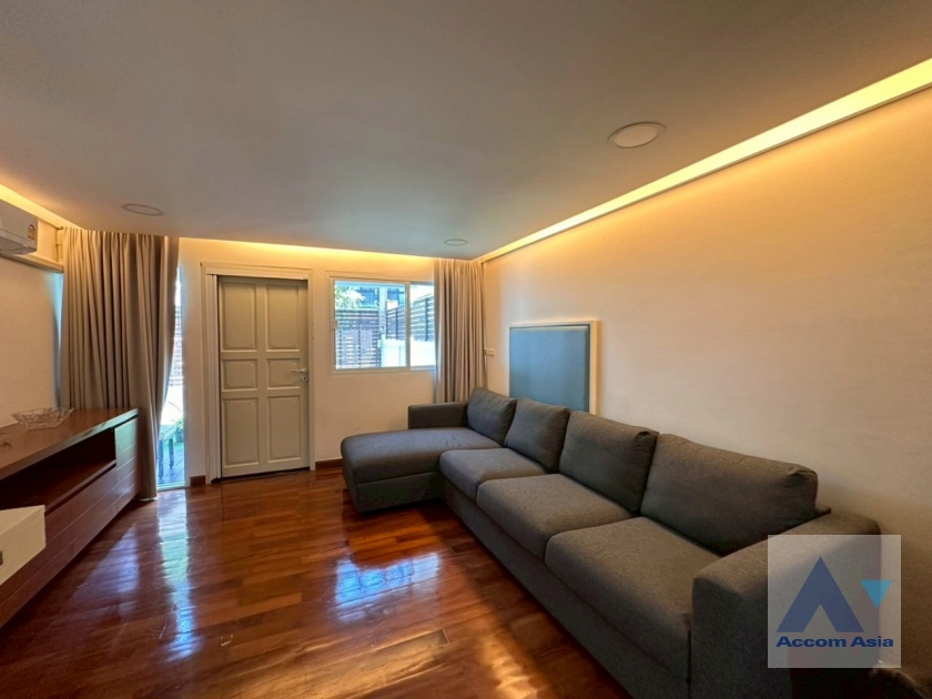 16  3 br House for rent and sale in Sukhumvit ,Bangkok BTS Phrom Phong AA33415