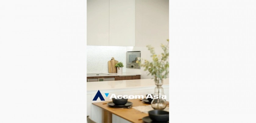 unit 1 Bedroom  Condominium For Rent in Ploenchit, Bangkok  near BTS Ratchadamri - MRT Silom (AA33423)