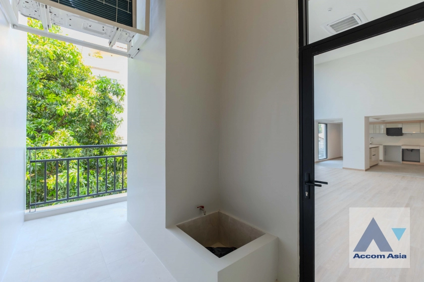 7  3 br Apartment For Rent in Sathorn ,Bangkok BTS Chong Nonsi at Luxury Designed in Prime Area AA33427