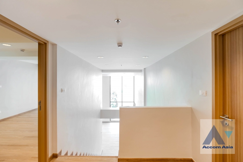 16  3 br Apartment For Rent in Sathorn ,Bangkok BTS Chong Nonsi at Luxury Designed in Prime Area AA33427