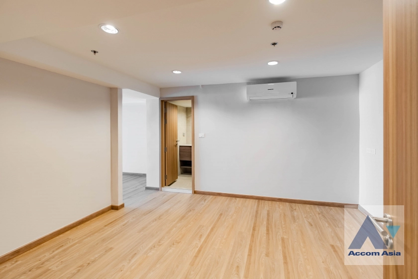 18  3 br Apartment For Rent in Sathorn ,Bangkok BTS Chong Nonsi at Luxury Designed in Prime Area AA33427