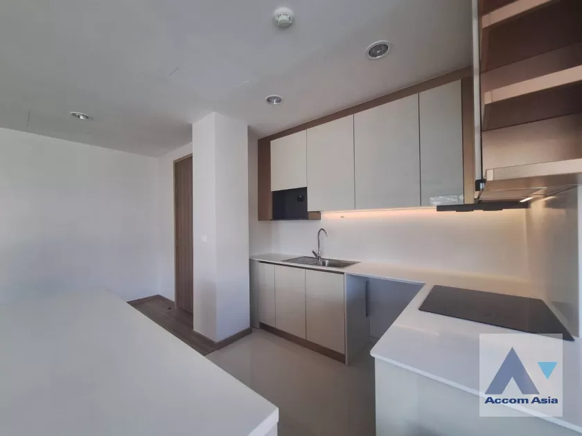 unitPet friendly |  3 Bedrooms  Apartment For Rent in Sathorn, Bangkok  near BTS Chong Nonsi (AA33430)