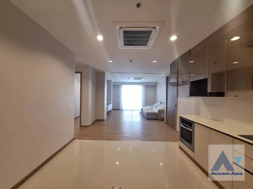 Pet friendly |  Luxury Designed in Prime Area Apartment  2 Bedroom for Rent BTS Chong Nonsi in Sathorn Bangkok