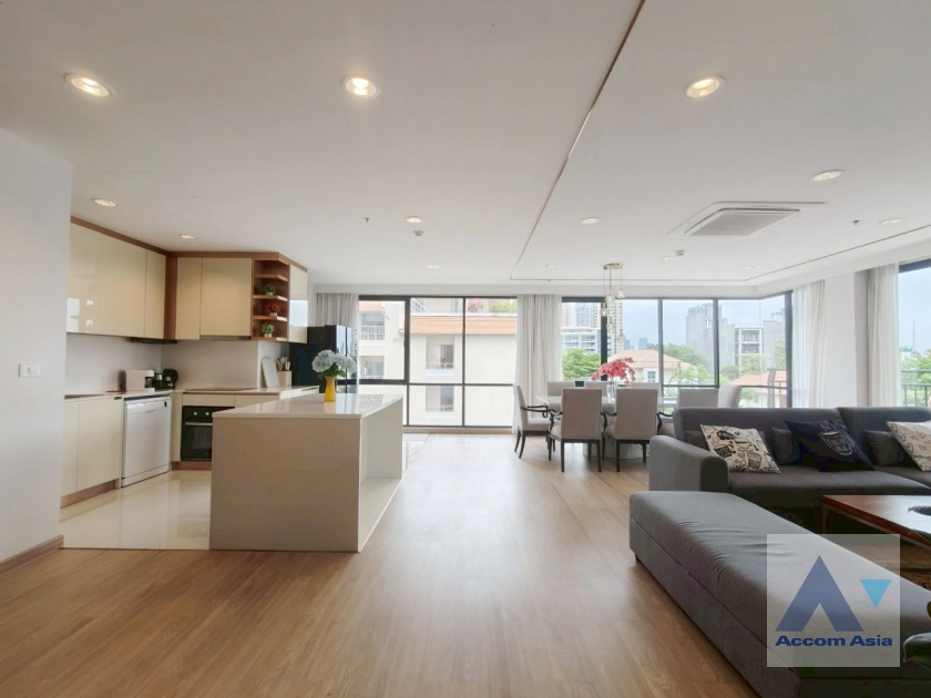 unitPet friendly |  4 Bedrooms  Apartment For Rent & Sale in Sathorn, Bangkok  near BTS Chong Nonsi (AA33434)