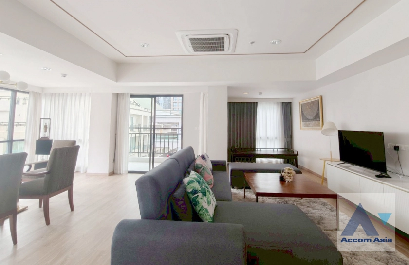 unitPet friendly |  3 Bedrooms  Apartment For Rent in Sathorn, Bangkok  near BTS Chong Nonsi (AA33436)