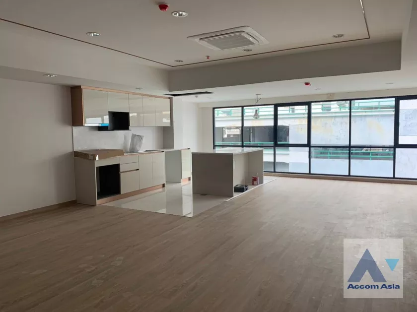Pet friendly |  Luxury Designed in Prime Area Apartment  3 Bedroom for Rent BTS Chong Nonsi in Sathorn Bangkok