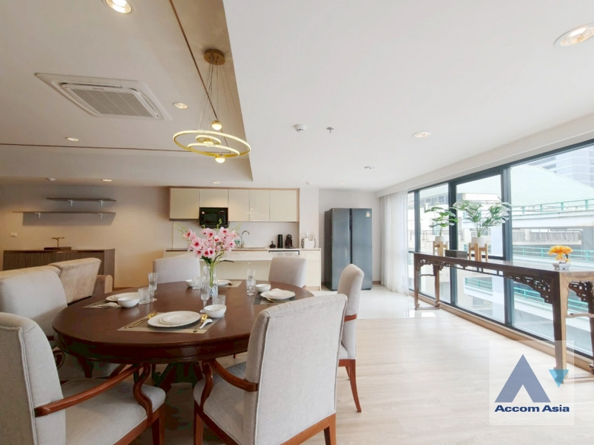 unitPet friendly |  3 Bedrooms  Apartment For Rent in Sathorn, Bangkok  near BTS Chong Nonsi (AA33437)