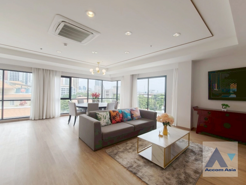 unitPet friendly | Stylish apartment with natural light and functional layout in Sathorn (AA33438)