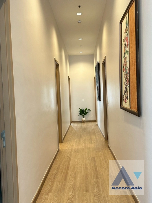 5  4 br Apartment For Rent in Sathorn ,Bangkok BTS Chong Nonsi at Luxury Designed in Prime Area AA33440