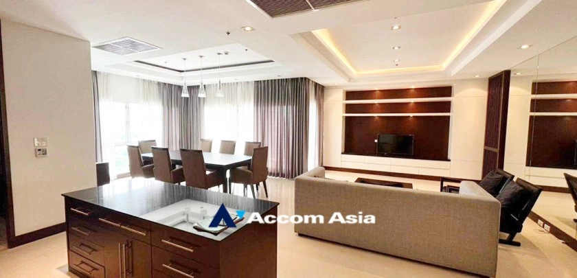 unit 3 Bedrooms  Apartment For Rent in Ploenchit, Bangkok  near BTS Ploenchit (AA33450)