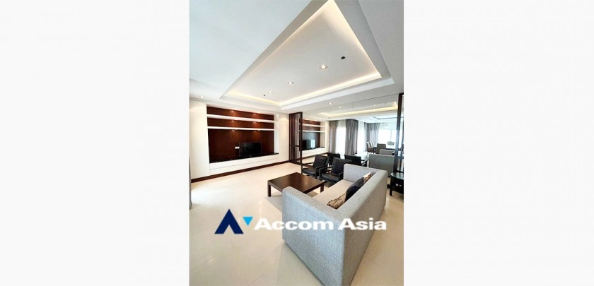 unit 3 Bedrooms  Apartment For Rent in Ploenchit, Bangkok  near BTS Ploenchit (AA33450)