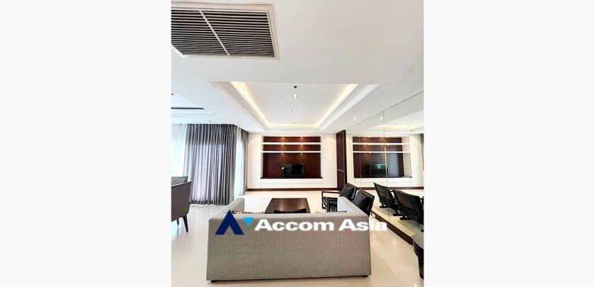 unit 3 Bedrooms  Apartment For Rent in Ploenchit, Bangkok  near BTS Ploenchit (AA33450)