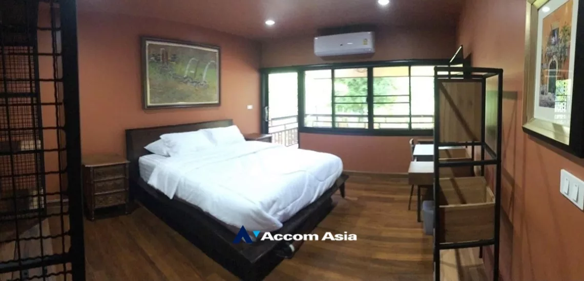10  3 br House For Rent in sathorn ,Bangkok MRT Lumphini AA33457