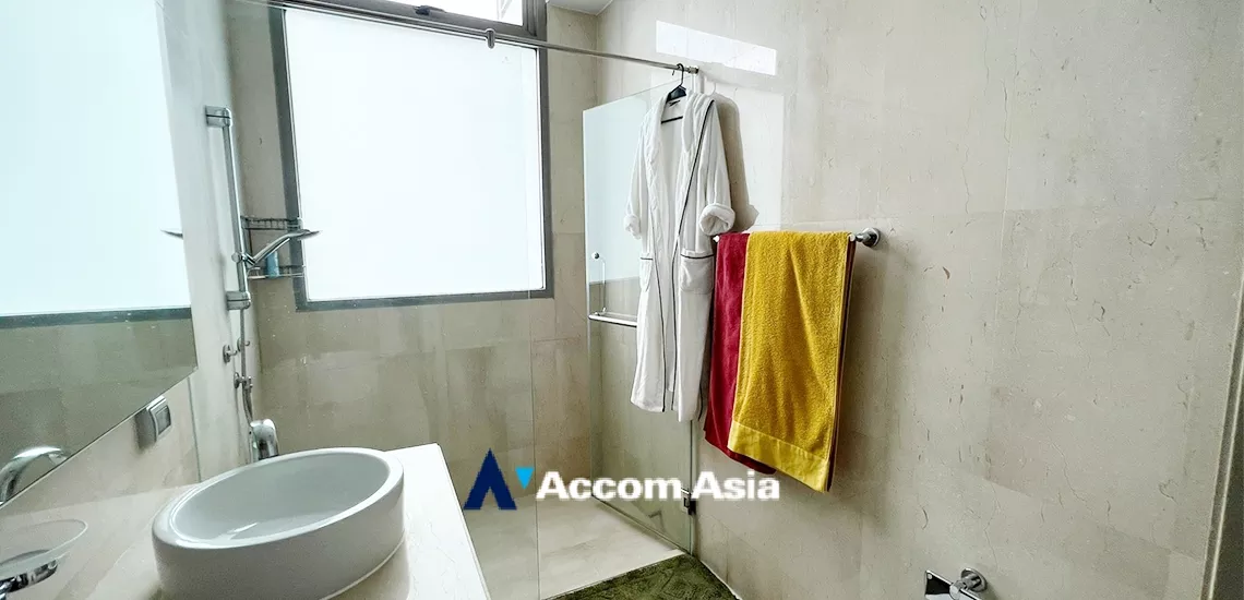 37  4 br Condominium For Rent in Sukhumvit ,Bangkok BTS Phrom Phong at The Madison AA33458
