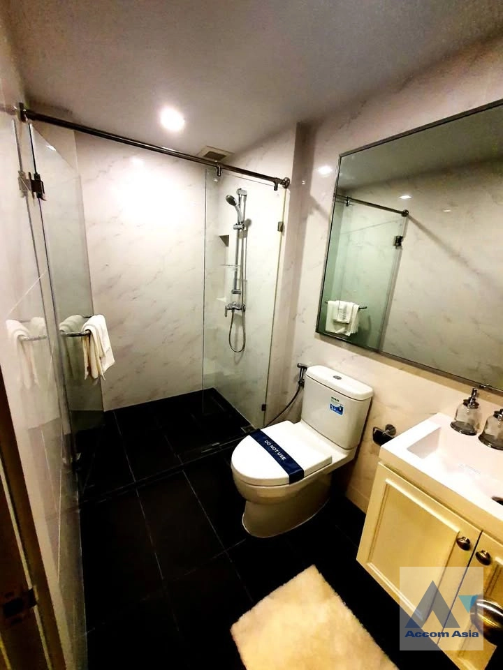 11  2 br Condominium For Sale in Sathorn ,Bangkok MRT Khlong Toei at Maestro 01 Sathorn Yenakat AA33459