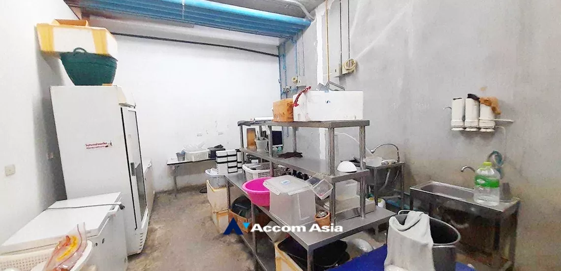 unit Retail / showroom For Rent in Sukhumvit, Bangkok  near BTS Asok - MRT Phetchaburi (AA33486)