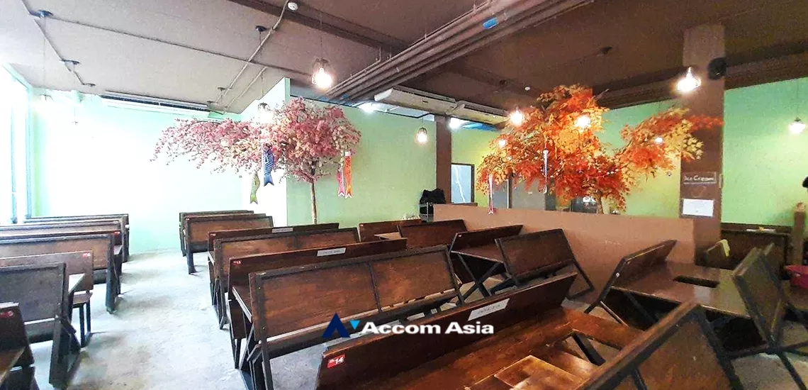  2  Retail / Showroom For Rent in Sukhumvit ,Bangkok BTS Asok - MRT Phetchaburi at Community Mall for rent AA33486