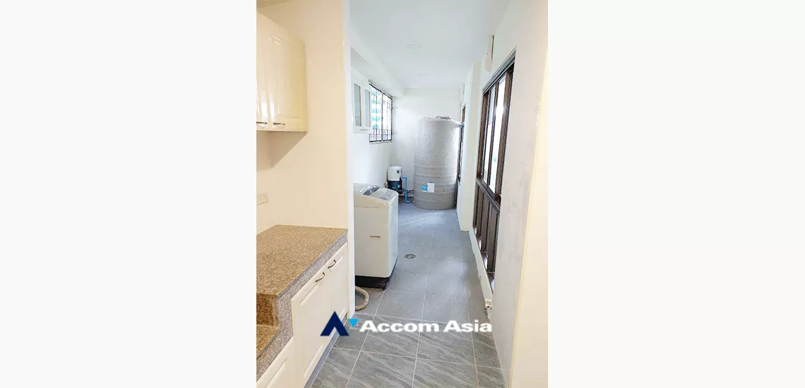 13  4 br House For Sale in dusit ,Bangkok  AA33490