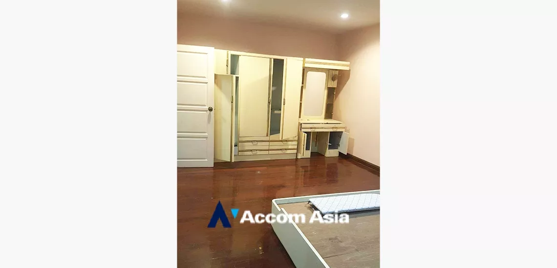 7  3 br House For Rent in Sukhumvit ,Bangkok BTS Bang Chak AA33496
