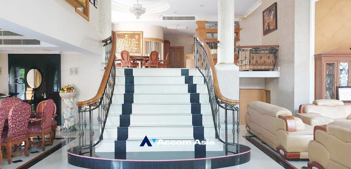  1  6 br House For Sale in Sukhumvit ,Bangkok BTS Nana AA33500
