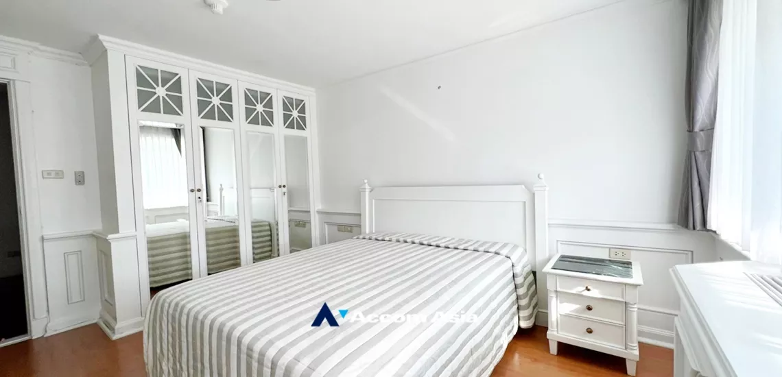  1 Bedroom  Condominium For Rent in Ploenchit, Bangkok  near BTS Ploenchit (AA33501)