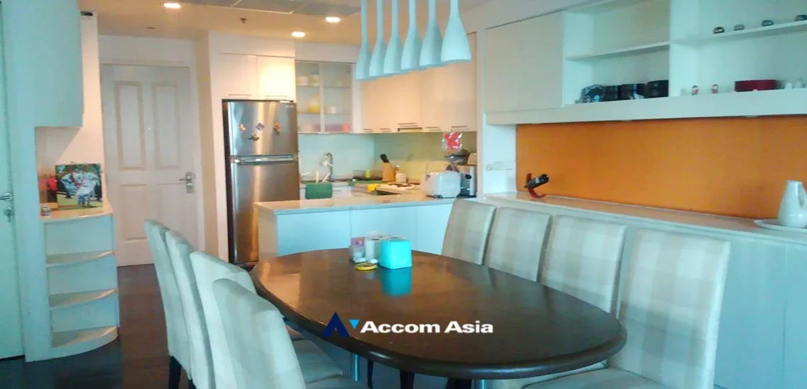  2 Bedrooms  Condominium For Sale in Charoennakorn, Bangkok  near BTS Krung Thon Buri (AA33502)