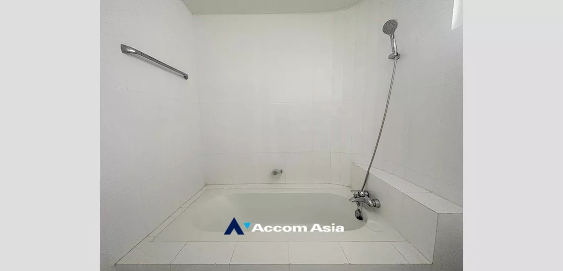 10  3 br Apartment For Rent in Sukhumvit ,Bangkok BTS Asok - MRT Sukhumvit at Perfect for family AA33512