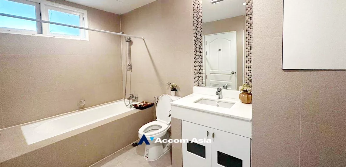 12  3 br Apartment For Rent in Sukhumvit ,Bangkok BTS Asok - MRT Sukhumvit at Perfect for family AA33512