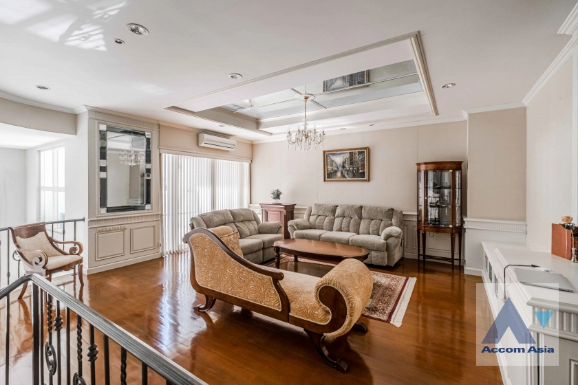 9  4 br Townhouse for rent and sale in Rama 3 ,Bangkok BTS Saphan Taksin at Set by the River AA33524