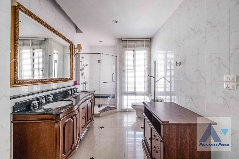 20  4 br Townhouse for rent and sale in Rama 3 ,Bangkok BTS Saphan Taksin at Set by the River AA33524