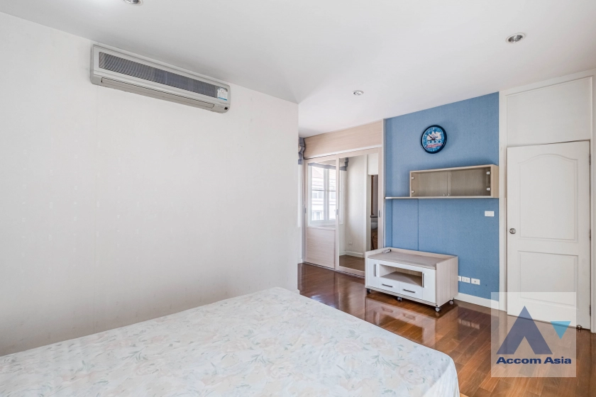 31  4 br Townhouse for rent and sale in Rama 3 ,Bangkok BTS Saphan Taksin at Set by the River AA33524