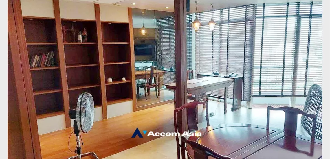  2 Bedrooms  Condominium For Sale in Charoennakorn, Bangkok  near BTS Krung Thon Buri (AA33534)