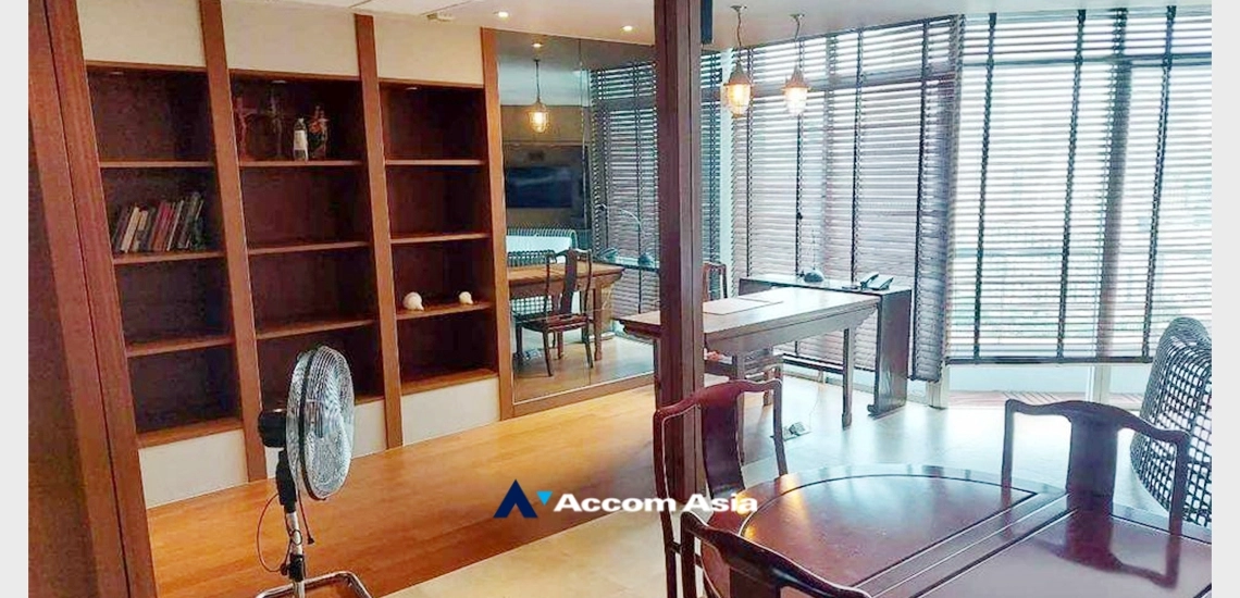  1  2 br Condominium For Sale in Charoen Nakhon ,Bangkok BTS Krung Thon Buri at Baan Sathorn Chaophraya AA33534