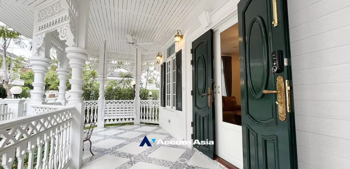  4 Bedrooms  House For Rent in Bangna, Bangkok  (AA33539)