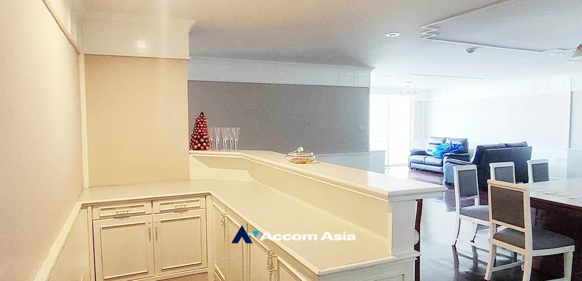 unitPet friendly |  3 Bedrooms  Apartment For Rent in Sukhumvit, Bangkok  near BTS Ekkamai (AA33540)