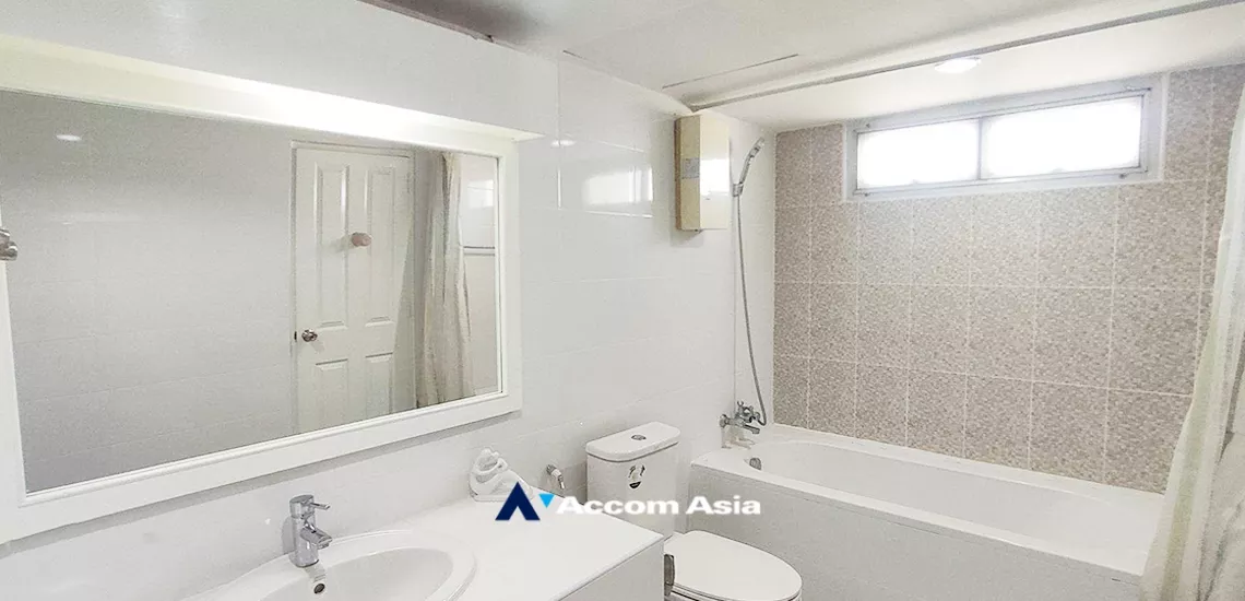 9  3 br Apartment For Rent in Sukhumvit ,Bangkok BTS Ekkamai at Ideal Place For Big Families AA33540