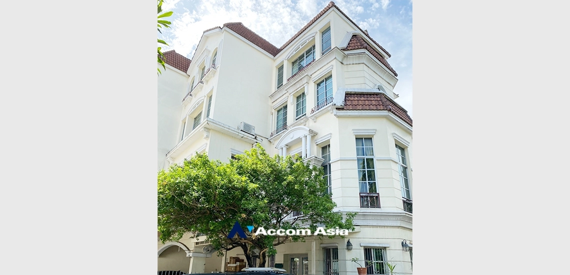  1  4 br Townhouse For Sale in charoenkrung ,Bangkok  AA33547