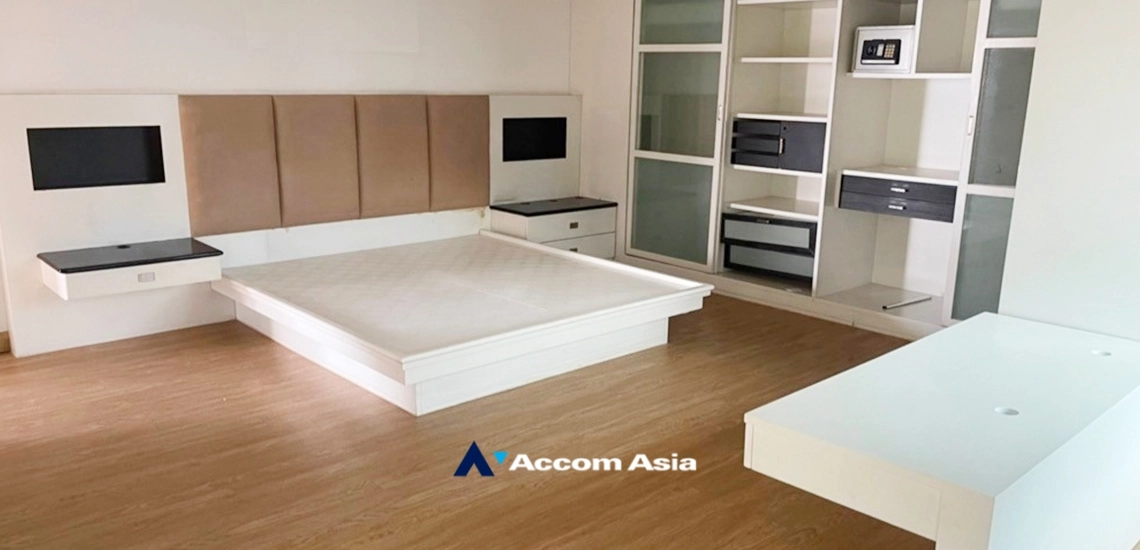 5  3 br Condominium For Sale in Ploenchit ,Bangkok BTS Ploenchit at La Maison Ruamrudee AA33551