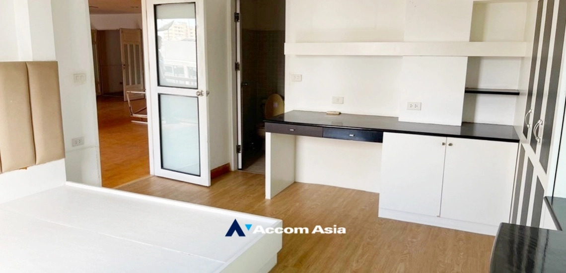 7  3 br Condominium For Sale in Ploenchit ,Bangkok BTS Ploenchit at La Maison Ruamrudee AA33551