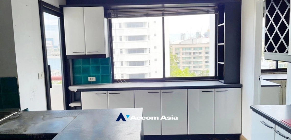  1  3 br Condominium For Sale in Ploenchit ,Bangkok BTS Ploenchit at La Maison Ruamrudee AA33551