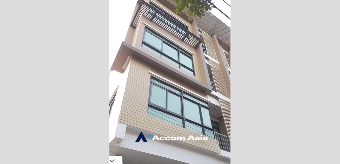 Home Office |  3 Bedrooms  Townhouse For Rent & Sale in Charoenkrung, Bangkok  (AA33560)