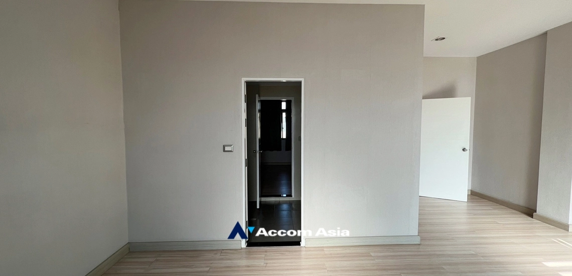 12  3 br Townhouse for rent and sale in Rama 3 ,Bangkok  at Up town AA33560