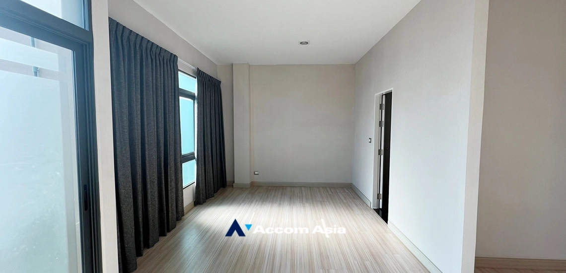 9  3 br Townhouse for rent and sale in Rama 3 ,Bangkok  at Up town AA33560